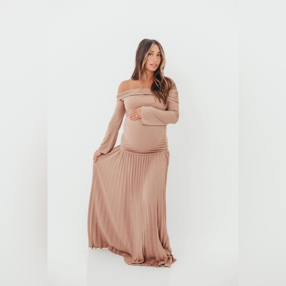 Worth Collective Lennox Long Sleeve Maxi Dress in Taupe - Bump Friendly NWT - Picture 5 of 15